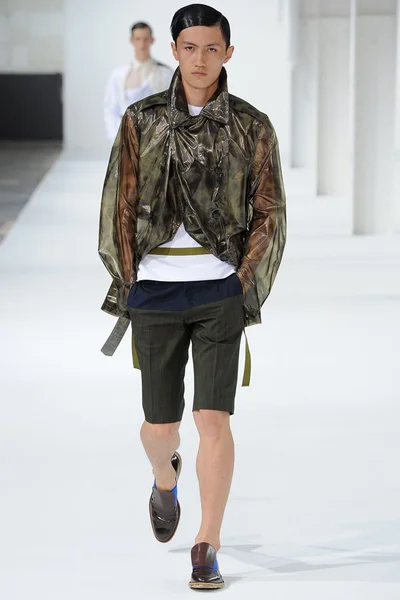 Look 24